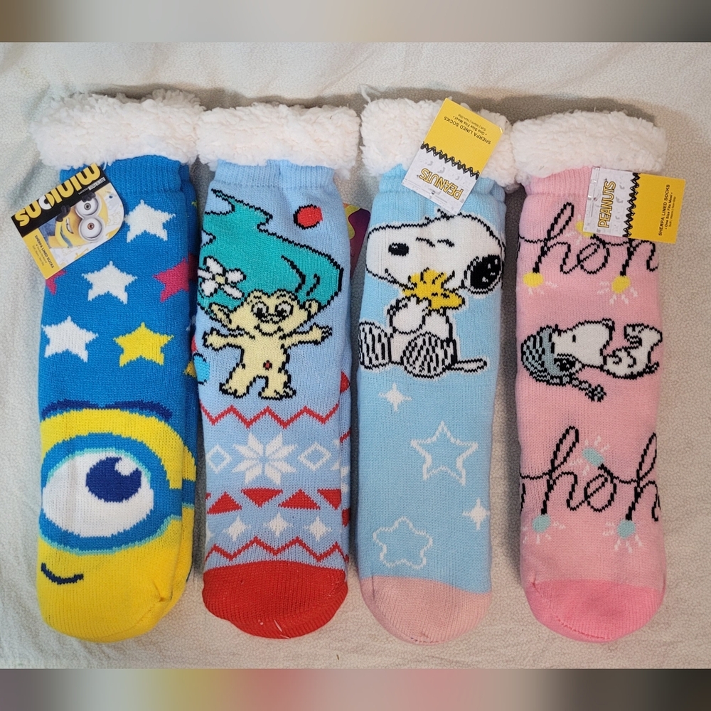 NWT-4 Pairs of Sherpa lined character Cozy Character Winter Slipper Socks